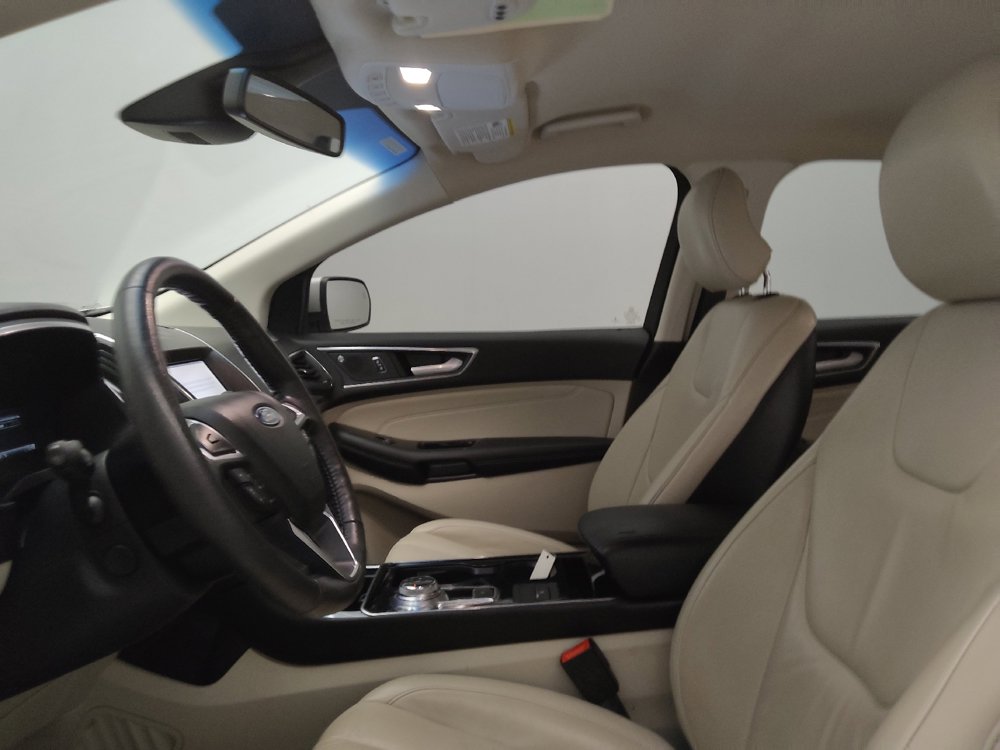 Used 2019 Ford Edge Titanium FWD image 17