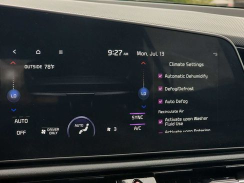 Used 2023 Kia Niro EX Touring FWD image 30