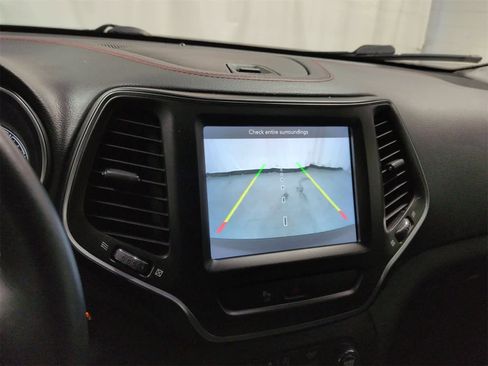 Certified 2019 Jeep Cherokee Trailhawk w/ Cold Weather Group image 29