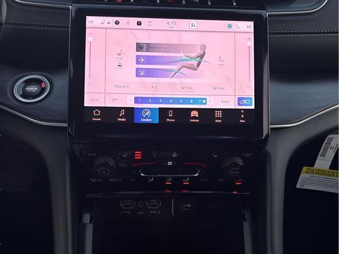 New 2025 Jeep Grand Cherokee Limited AWD/4WD image 18