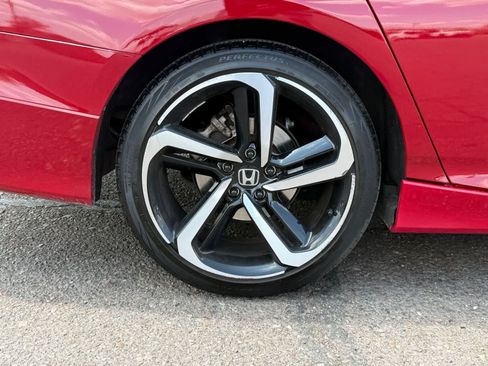 Used 2018 Honda Accord Sport image 6