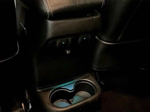 Used 2017 Jeep Wrangler Unlimited Sahara image 10