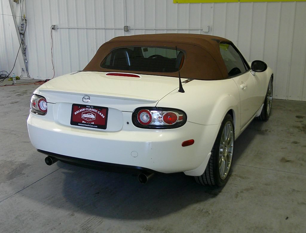 Used 2007 MAZDA MX-5 Miata Grand Touring w/ Premium Pkg RWD image 13