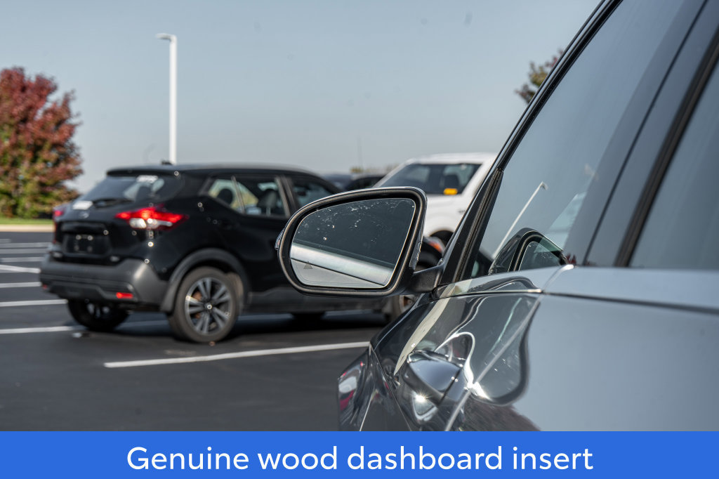 Used 2019 Mercedes-Benz C 300 4MATIC Sedan w/ Multimedia Package image 17
