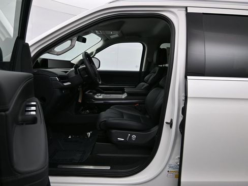 New 2026 Lincoln Navigator L Premier AWD/4WD image 20
