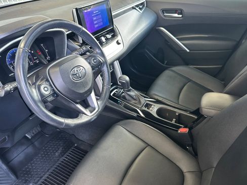 Certified 2023 Toyota Corolla Cross XLE w/ Convenience Package FWD image 9