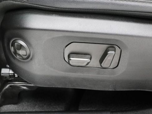 Used 2024 Jeep Wrangler Sahara w/ Technology Group image 18