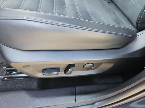 Used 2024 Mitsubishi Outlander SE image 18