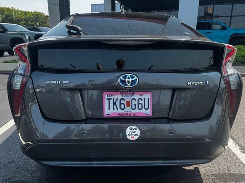 Certified 2018 Toyota Prius Two w/ Prius Two Safety Plus Package FWD image 6