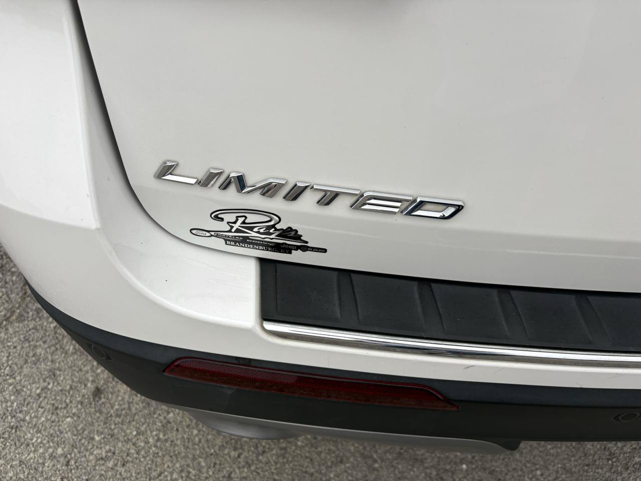 Used 2021 Ford Explorer Limited w/ Hybrid Equipment Group 310A AWD/4WD image 9