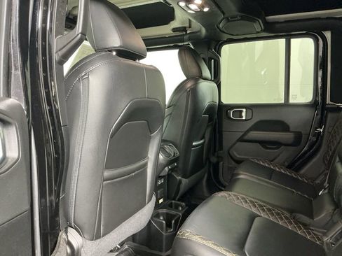 Used 2021 Jeep Gladiator Overland image 25