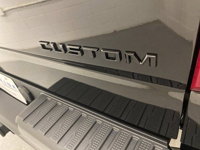 New 2026 Chevrolet Silverado 1500 Custom Trail Boss w/ Midnight Edition AWD/4WD image 14