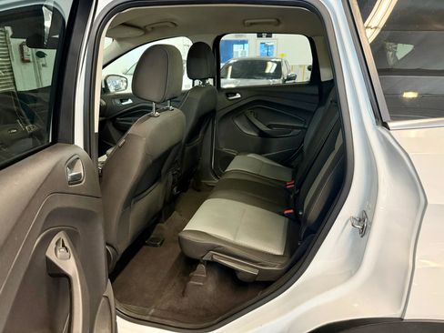Used 2017 Ford Escape SE image 10