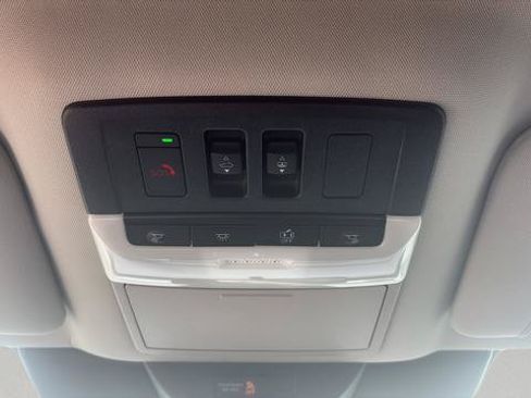 New 2026 Nissan Pathfinder SV w/ SV Premium Package FWD image 11