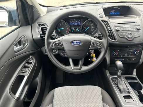 Used 2017 Ford Escape SE w/ SE Cold Weather Package AWD/4WD image 18