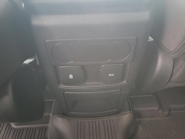 Used 2024 Ford Explorer XLT AWD/4WD image 16