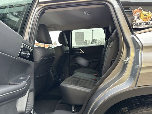 Used 2022 Mitsubishi Outlander SE image 10