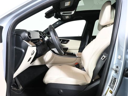 Used 2026 Mercedes-Benz GLC 300 4MATIC image 3