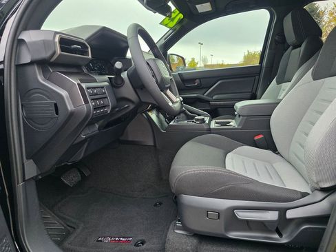 Used 2025 Toyota 4Runner TRD Off-Road image 25