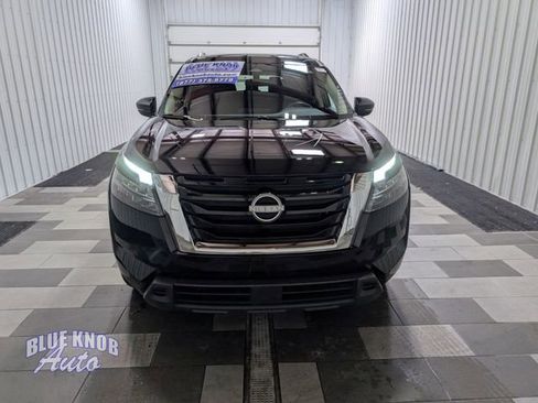 Used 2025 Nissan Pathfinder SV AWD/4WD image 6