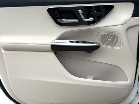 New 2026 Mercedes-Benz GLC 300 image 12
