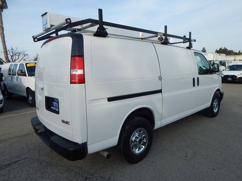 Used 2022 GMC Savana 3500 w/ Driver Convenience Package image 8
