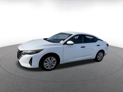 Used 2025 Nissan Sentra S image 8