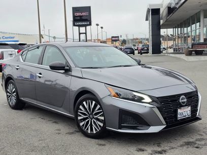 Used 2024 Nissan Altima 2.5 SV