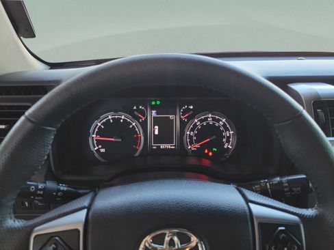 Used 2020 Toyota 4Runner Limited image 14