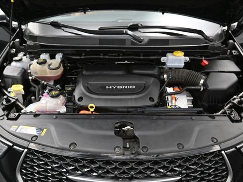 Used 2023 Chrysler Pacifica Pinnacle FWD image 41