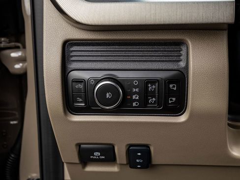 Used 2026 Ford F450 Platinum w/ Platinum Plus Package image 23