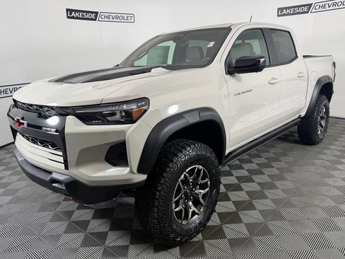 New 2026 Chevrolet Colorado ZR2 w/ Technology Package AWD/4WD image 2