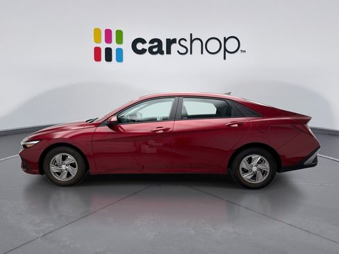 Used 2024 Hyundai Elantra SE FWD image 2