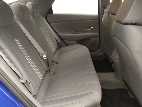 Used 2023 Hyundai Elantra SEL w/ Convenience Package image 19