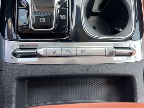 Used 2024 Kia Carnival SX Prestige FWD image 25