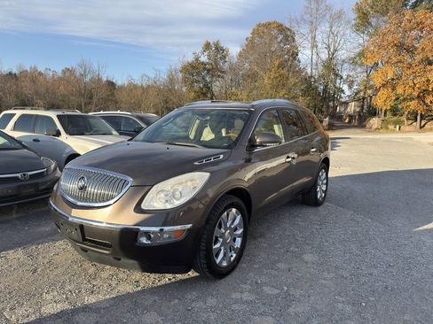 Used 2011 Buick Enclave CXL image 2