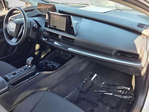 Used 2025 Toyota Prius LE image 21