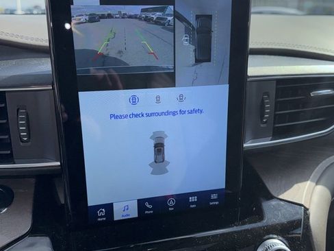 Used 2023 Ford Explorer Platinum w/ Technology Package image 13