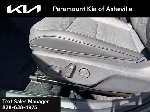 New 2025 Kia Niro SX image 19