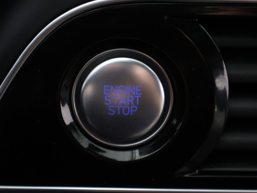 Used 2023 Genesis G70 2.0T AWD/4WD image 40