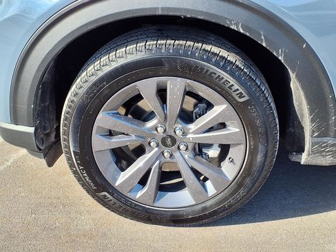 Used 2025 Ford Explorer Active w/ Active Comfort Package image 30