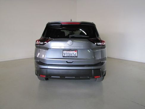 Used 2025 Nissan Rogue S FWD image 23