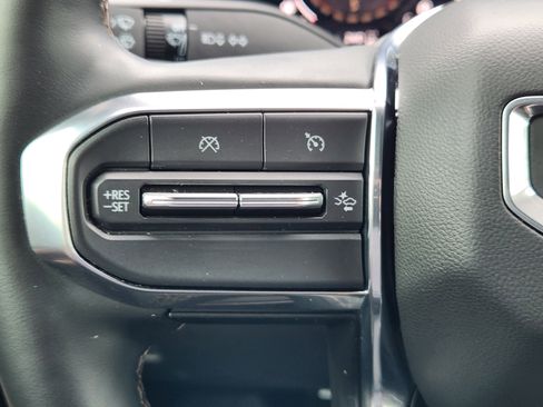 Certified 2025 GMC Canyon Denali image 28