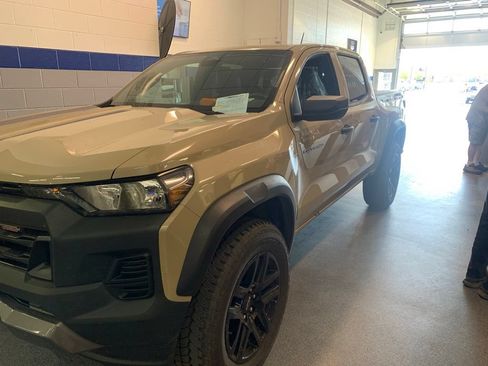 Used 2023 Chevrolet Colorado Trail Boss w/ Advanced Trailering Package AWD/4WD image 2