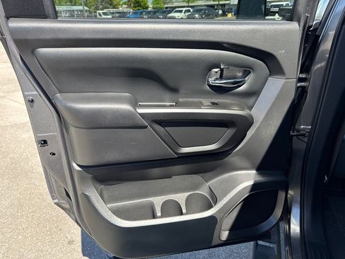Used 2023 Nissan Titan SV w/ SV Convenience Package AWD/4WD image 15