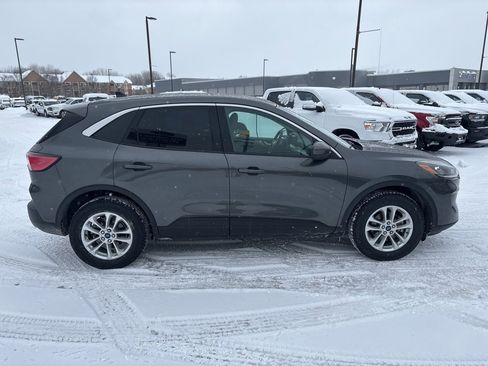 Used 2020 Ford Escape SE image 4