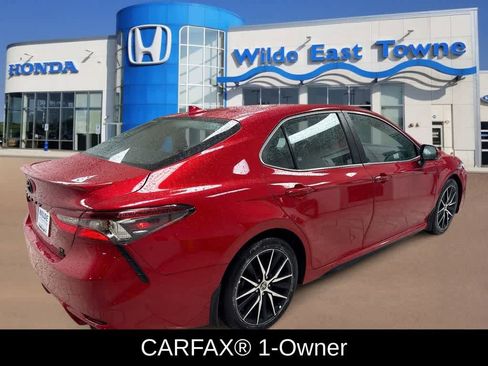 Used 2022 Toyota Camry SE image 9