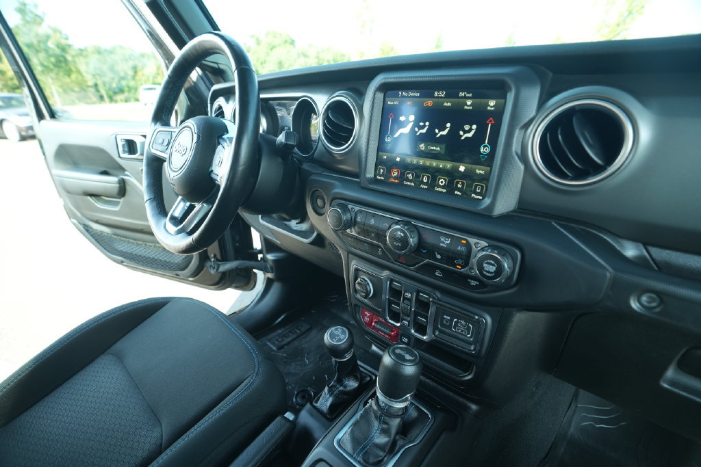 Used 2023 Jeep Wrangler Unlimited Rubicon 4xe w/ Cold Weather Group AWD/4WD image 37