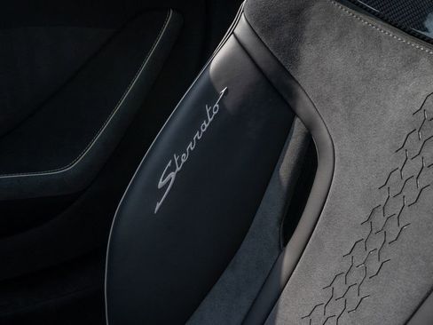 Used 2024 Lamborghini Huracan Sterrato image 36