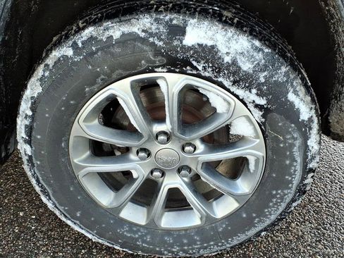 Used 2014 Jeep Grand Cherokee Limited w/ Trailer Tow Group IV image 7